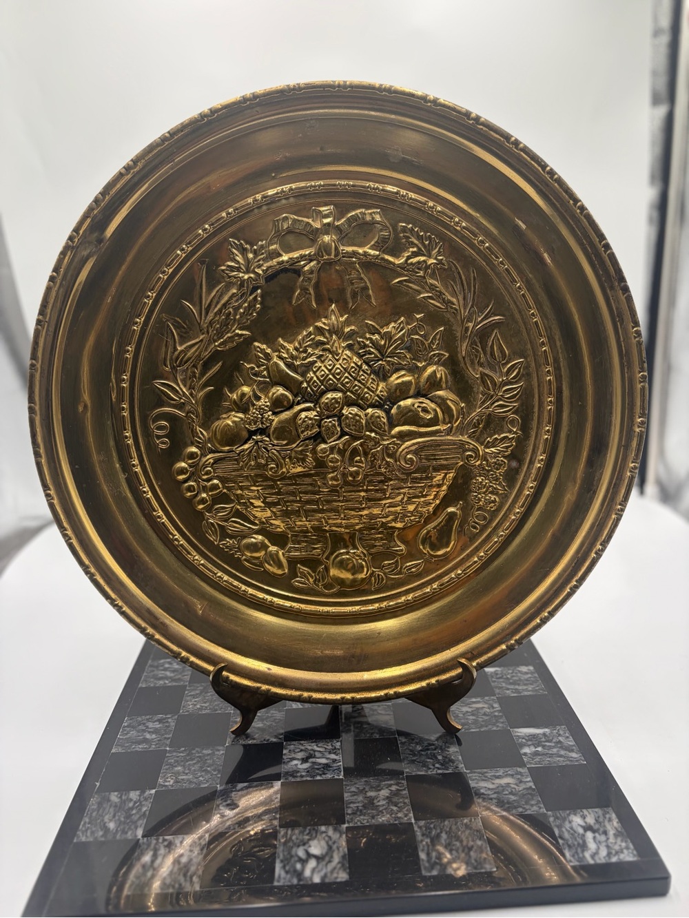 Antique-Style Brass Decorative Fruit Basket Wall Plate